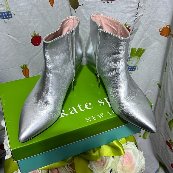 Kate Spade sliver leather boots size 6 - Picture 1 of 5